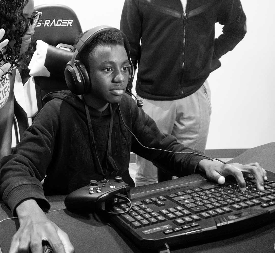 Gaming & Esports Stations